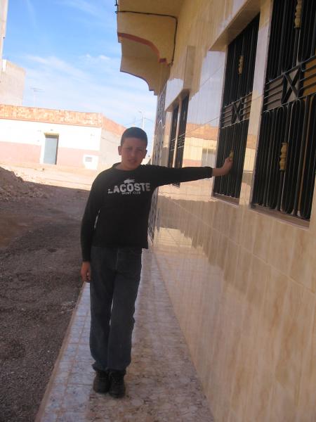 yassine  dans la  mison